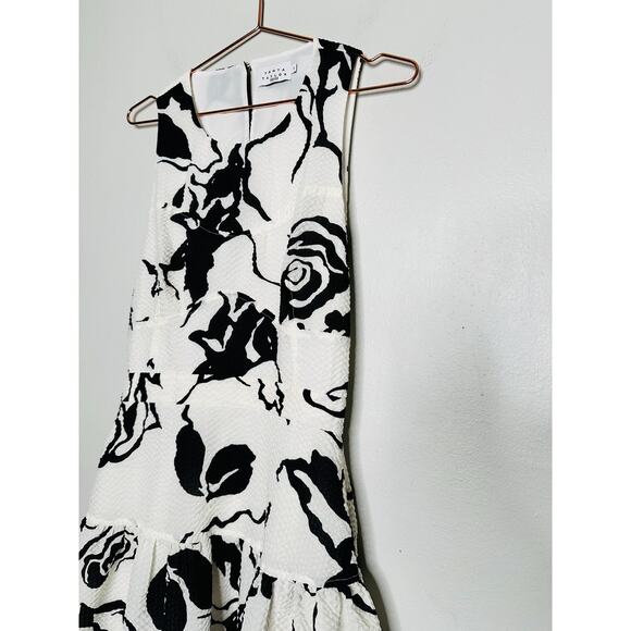 TANYA TAYLOR Black & White Floral Jackie Matelessé Open Back A-Line Dress Size 8 - Picture 7 of 10